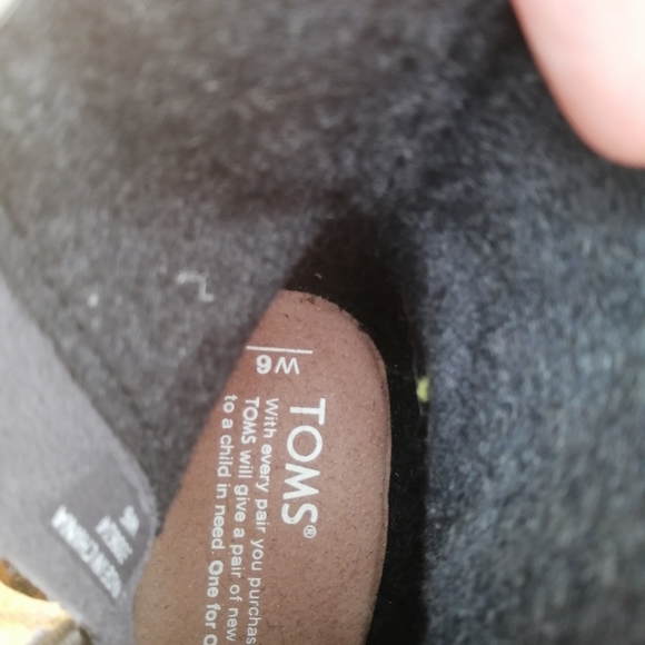 Tom's suede booties - Picture 2 of 3